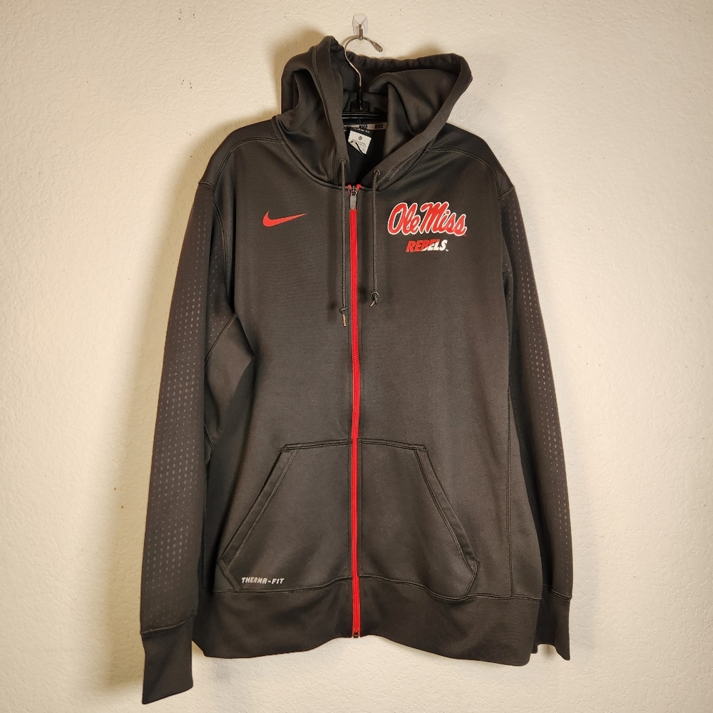 Nike‎ Ole Miss Men's Gray and Red Therma-Fit Hoodie, Size XL